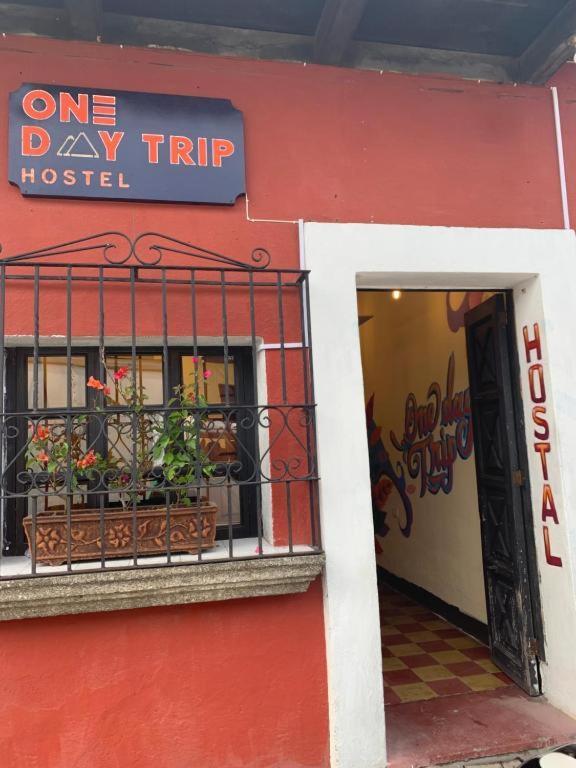 One Day Trip Hostel Antigua Εξωτερικό φωτογραφία